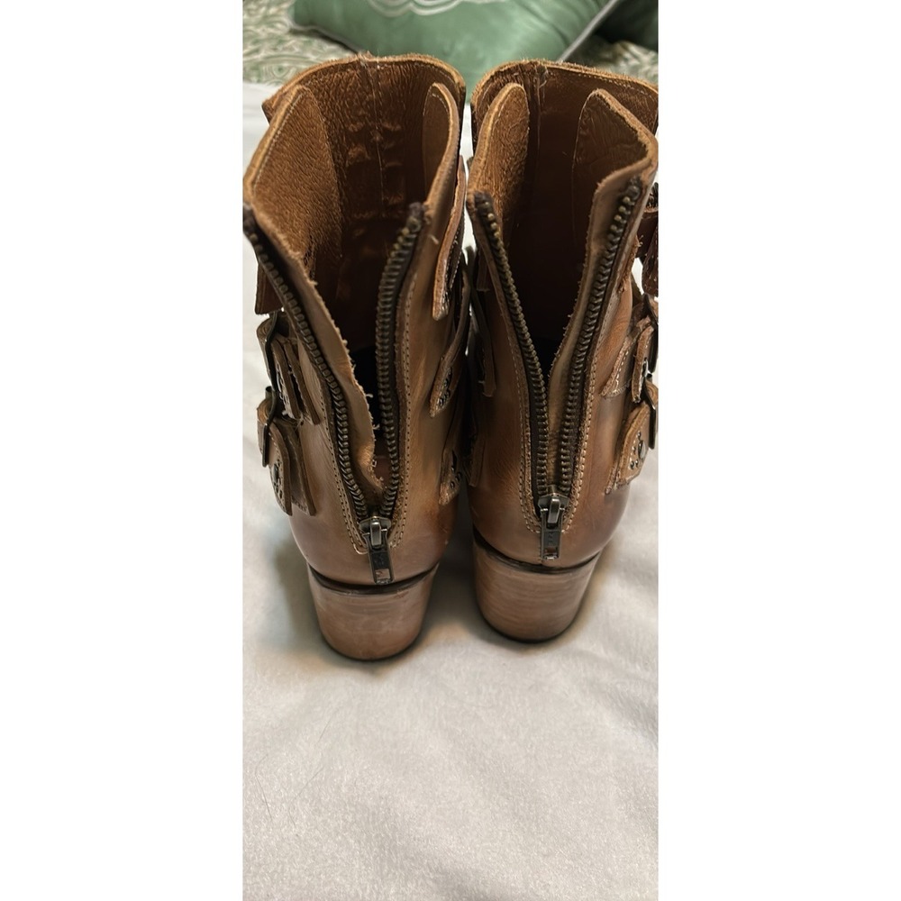 FREEBIRD Citadel Leather Buckle Booties Boots  in Taupe Women's Size 9 - EUC - Picture 5 of 10
